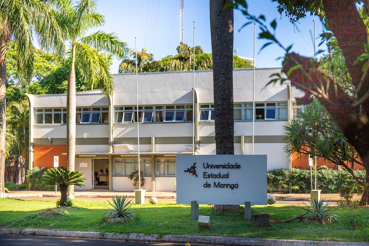 2021 10 13 Campus UEM Fachada e Iluminação LED Passarela Fachada UEM 3